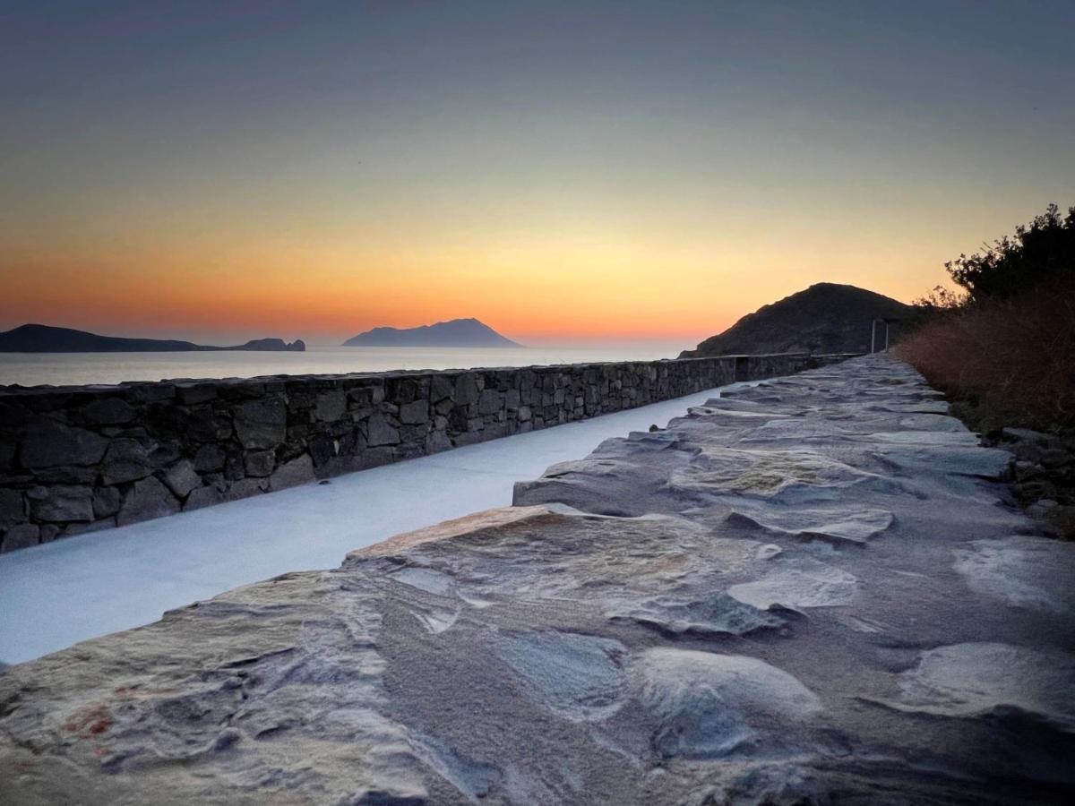 Echoes Milos Plaka  المظهر الخارجي الصورة