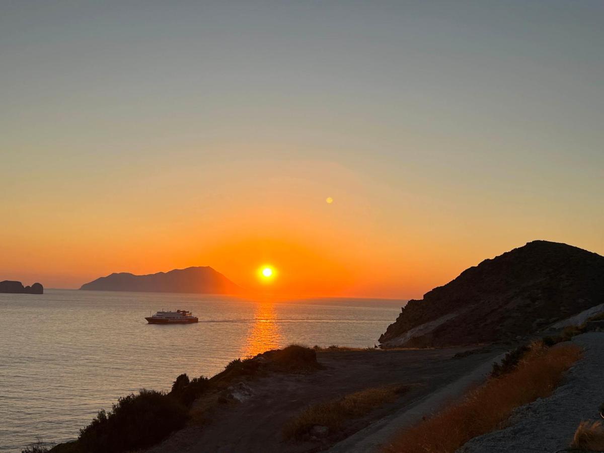 Echoes Milos Plaka  المظهر الخارجي الصورة
