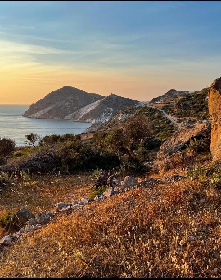 Echoes Milos Plaka  المظهر الخارجي الصورة